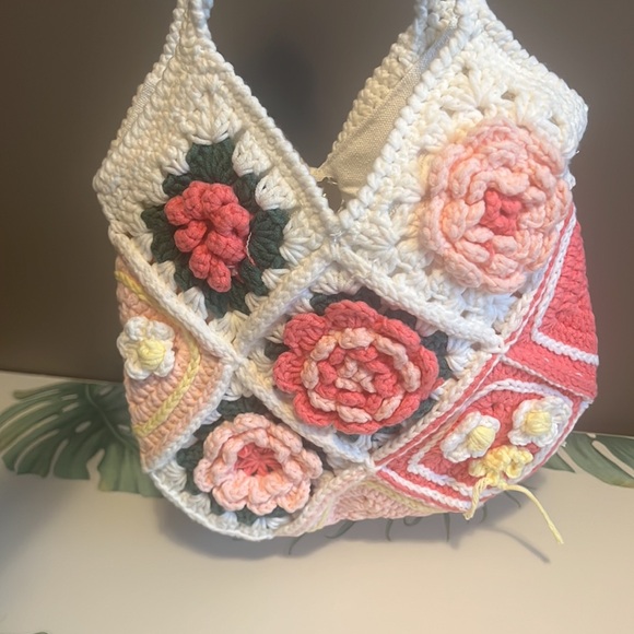 Handmade Woven Camellia Flower Tote Bag - Picture 3 of 10